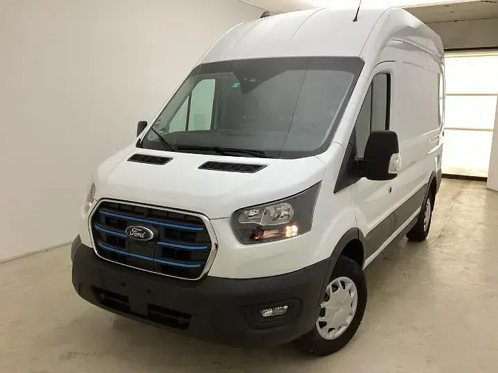 Usado Ford E-Transit Trend 135 kW (184 HP) 2025 Branco Van