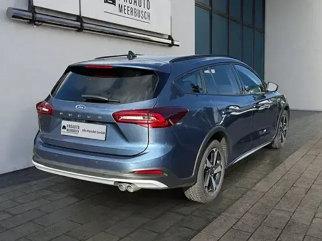Second-hand Ford Focus Active 116 CP (85 kW) 2023 Albastru Break