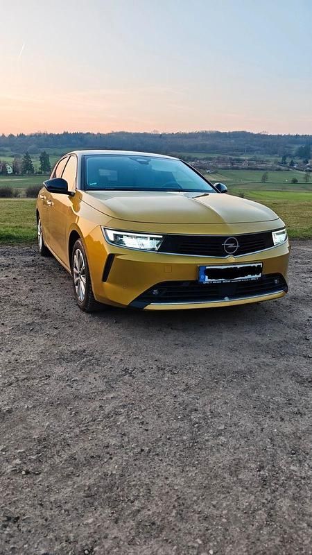 Gebraucht Opel Astra Elegance 110 PS (80 kW) 2023 Gold Limousine
