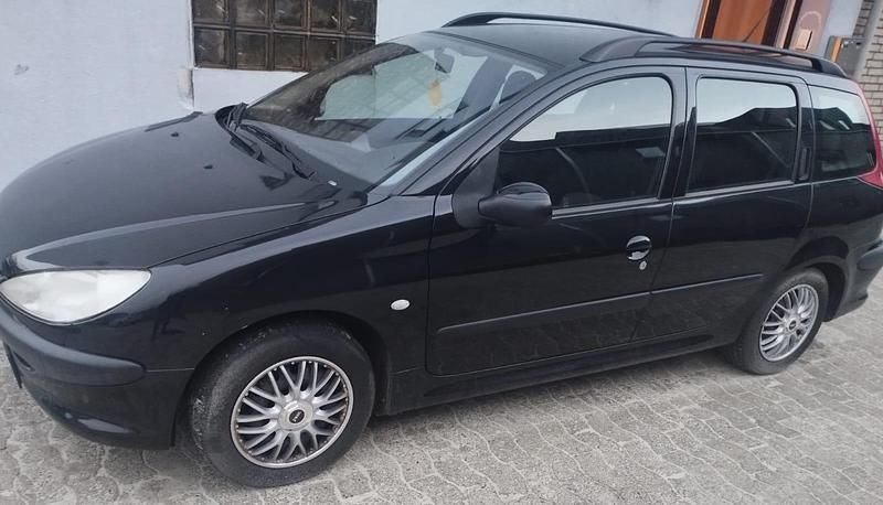Schwarz Gebraucht 2002 Peugeot 206 Kombi | 1.300 € (Fairer Preis) - Bild 1/4