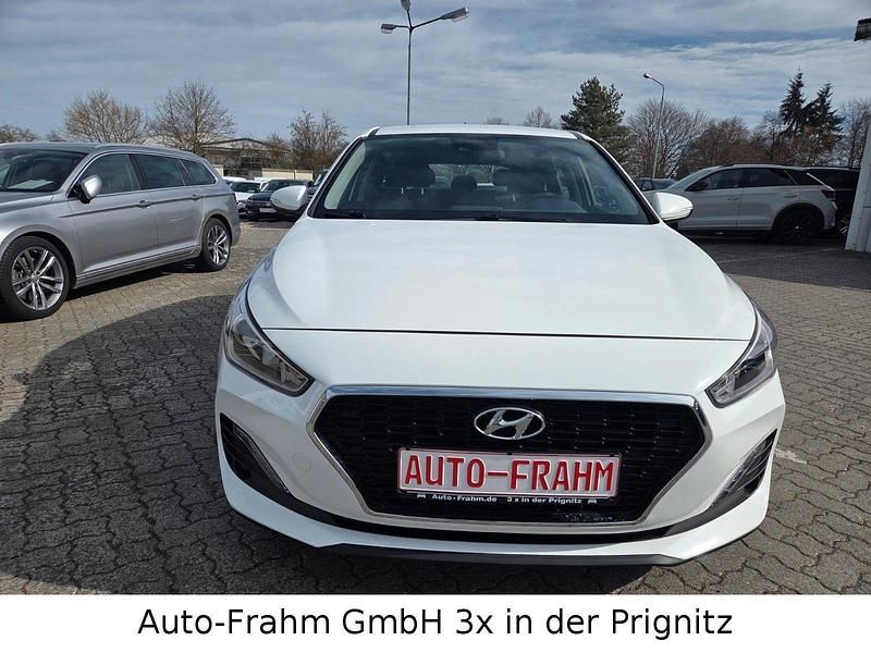 Gebraucht Hyundai i30 140 PS (102 kW) 2018 Weiß Kombi
