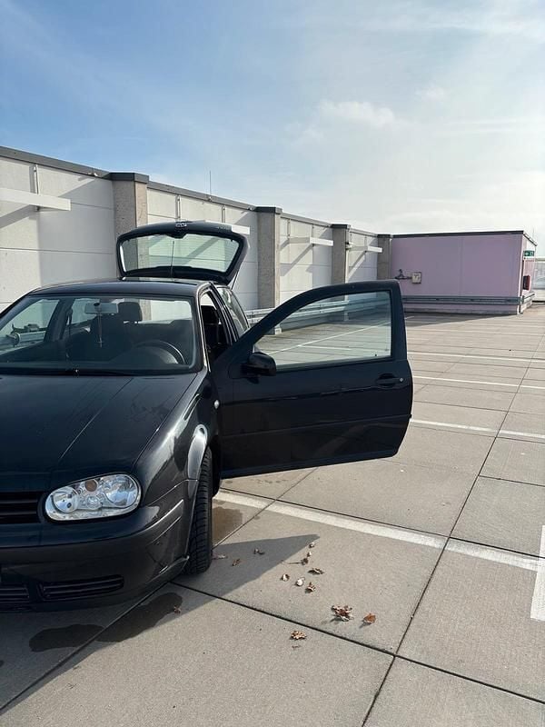 Gebraucht VW Golf IV 75 PS (55 kW) 2001 Schwarz Kleinwagen