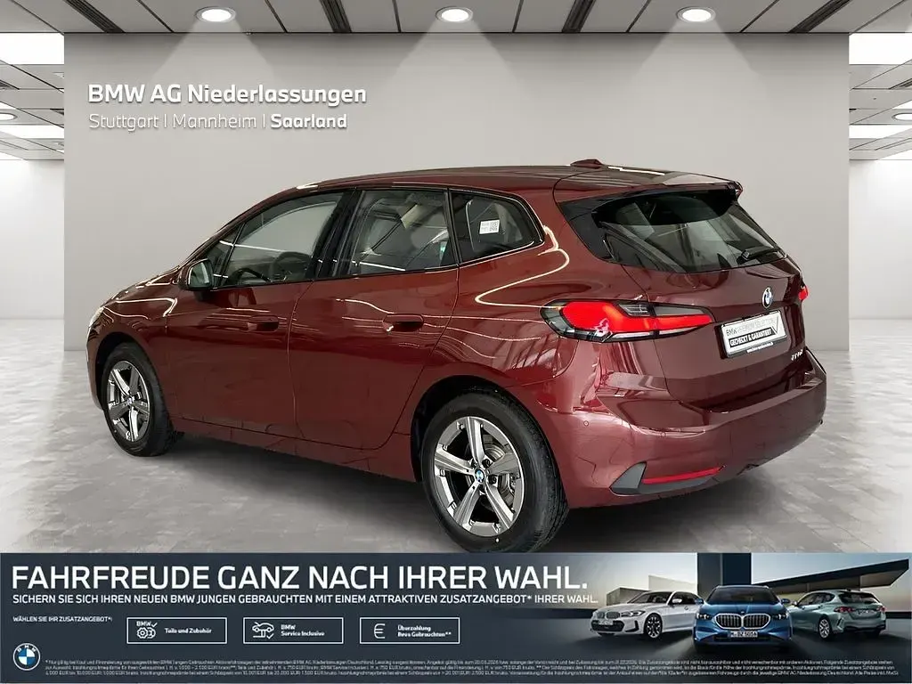 Gebraucht BMW 220 150 PS (110 kW) 2025 Rot Van / Kleinbus