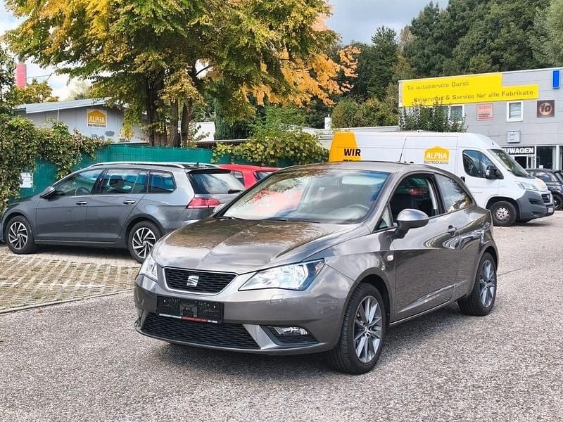 Grau Gebraucht 2015 Seat Ibiza SC I-Tech Kleinwagen | 8.600 € (Fairer Preis) - Bild 1/4