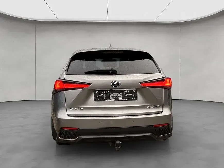Gebraucht Lexus NX300h E-FOUR F-Sport 155 PS (114 kW) 2018 Grau SUV