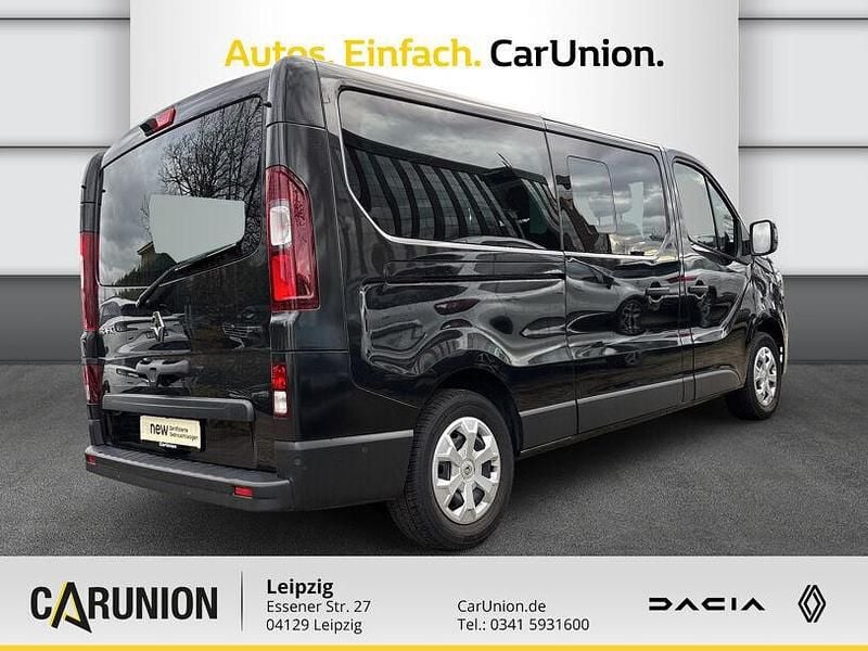 Gebraucht Renault Trafic Life 150 PS (110 kW) 2023 Tenebroschwarz meta Van / Kleinbus