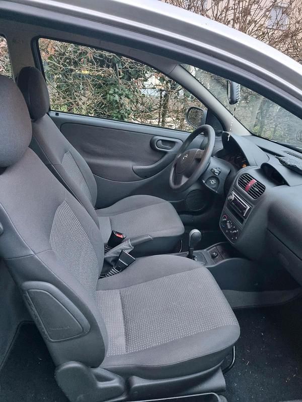 Gebraucht Opel Corsa 90 PS (66 kW) 2004 Silber Kleinwagen