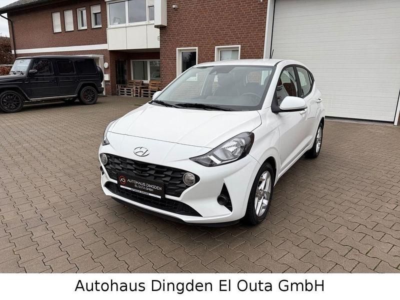 Gebraucht Hyundai i10 Trend 157 PS (115 kW) 2021 Weiß Kleinwagen