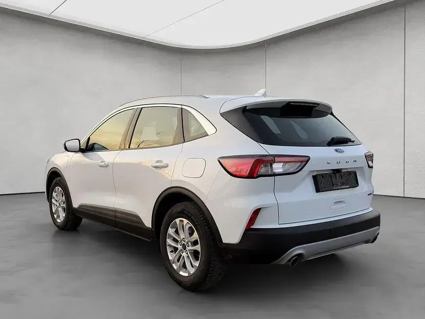 Gebraucht Ford Kuga Titanium 224 PS (164 kW) 2022 Frozen white SUV