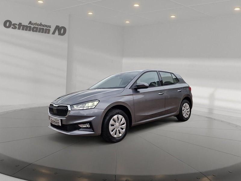 Grau Neu 2025 Skoda Fabia Selection Limousine | 24.330 € - Bild 1/4