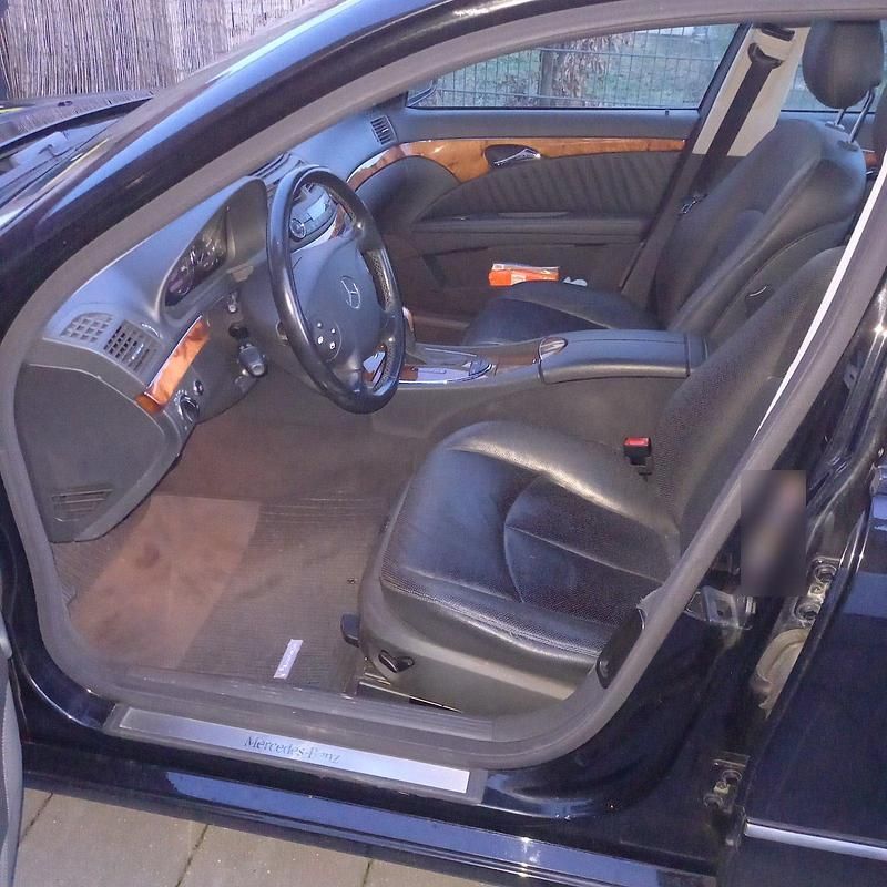 Gebraucht Mercedes E500 Elegance 306 PS (225 kW) 2003 Schwarz Limousine