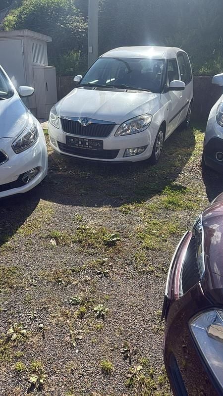 Weiß Gebraucht 2010 Skoda Roomster Kombi | 1.999 € (Superpreis) - Bild 1/1