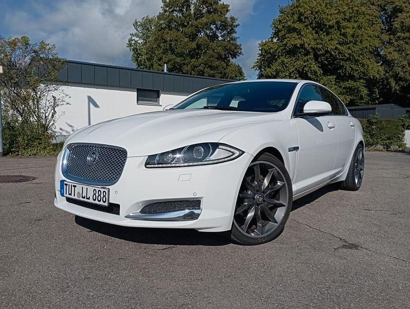 Weiß Gebraucht 2012 Jaguar XF Limousine | 10.000 € (Guter Preis) - Bild 1/4