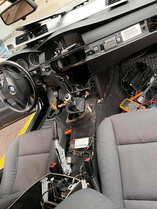 Gebraucht BMW 525 170 PS (125 kW) 2004 Gold Kombi