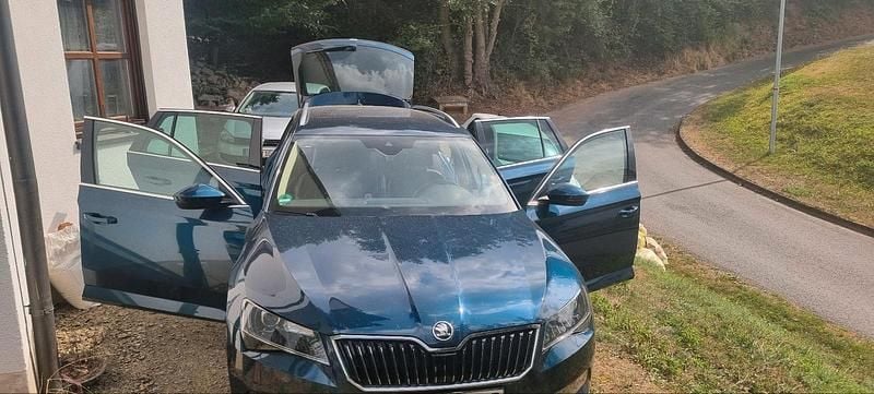Gebraucht 2016 Skoda Superb LAURIN & KLEMENT Kombi | 14.500 € (Guter Preis) - Bild 1/4