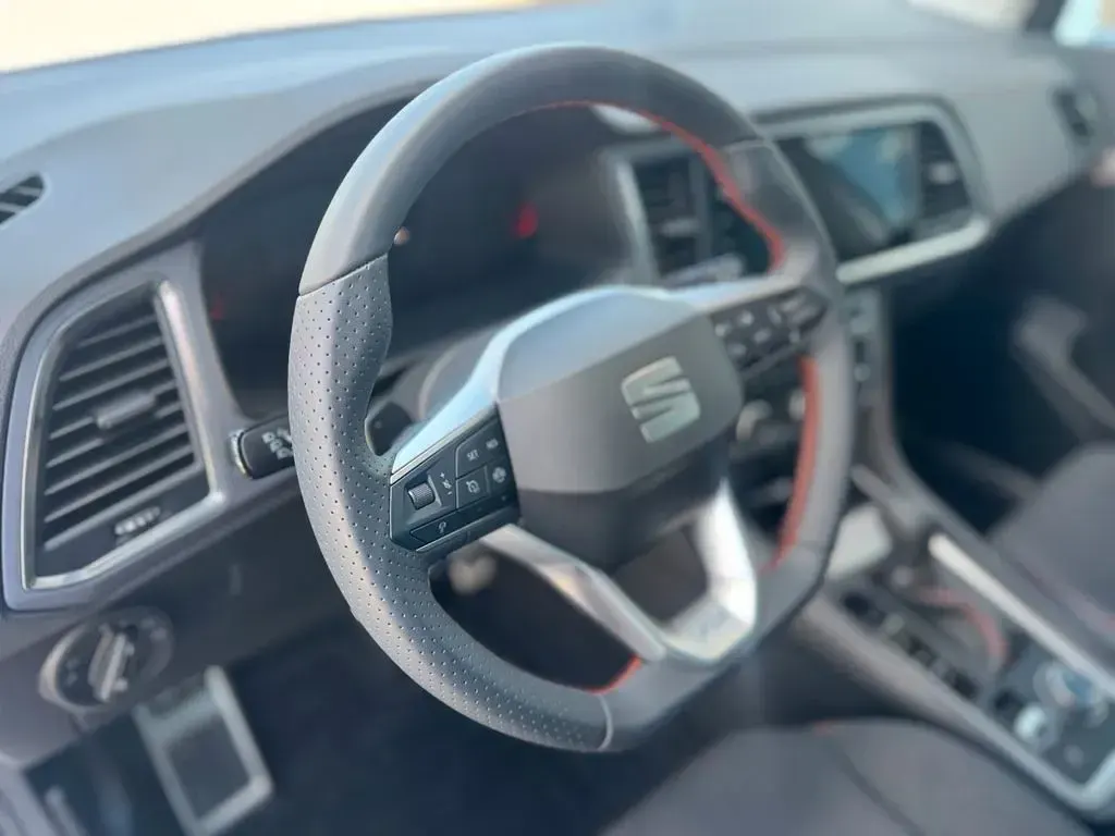Neu Seat Ateca FR 150 PS (110 kW) 2025 "nevada" weiss SUV