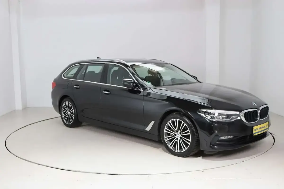 Gebraucht BMW 530 Sport Line 265 PS (194 kW) 2017 Schwarz Kombi