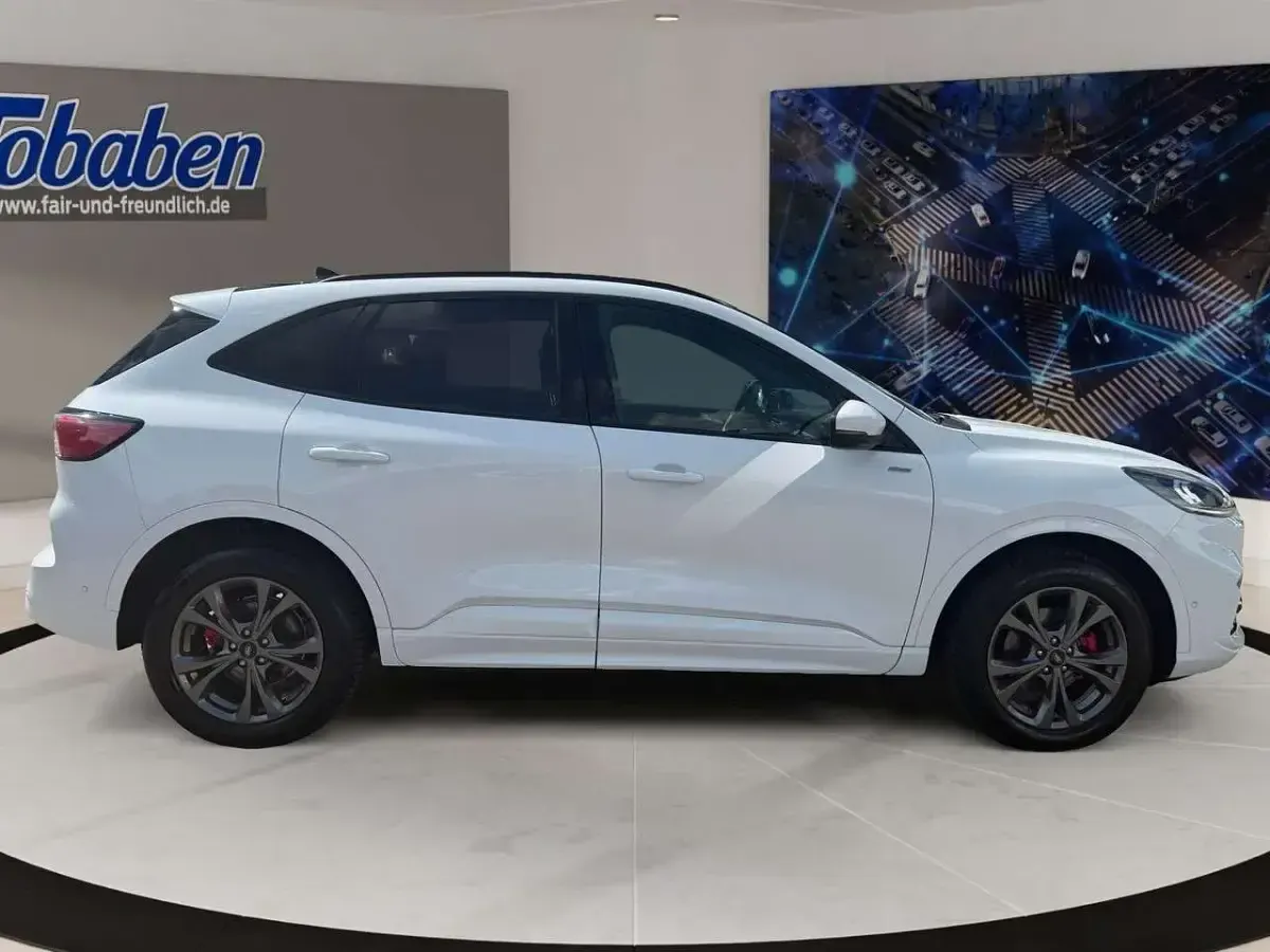 Gebraucht Ford Kuga ST-Line X 224 PS (164 kW) 2023 Weiß SUV