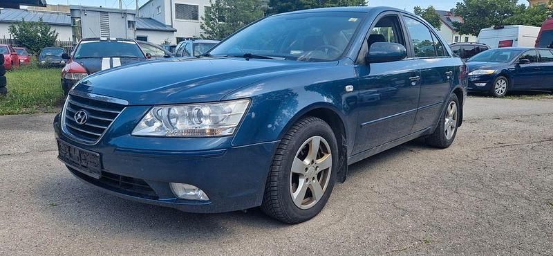 Blau Gebraucht 2010 Hyundai Sonata Limousine | 2.499 € (Superpreis) - Bild 1/4