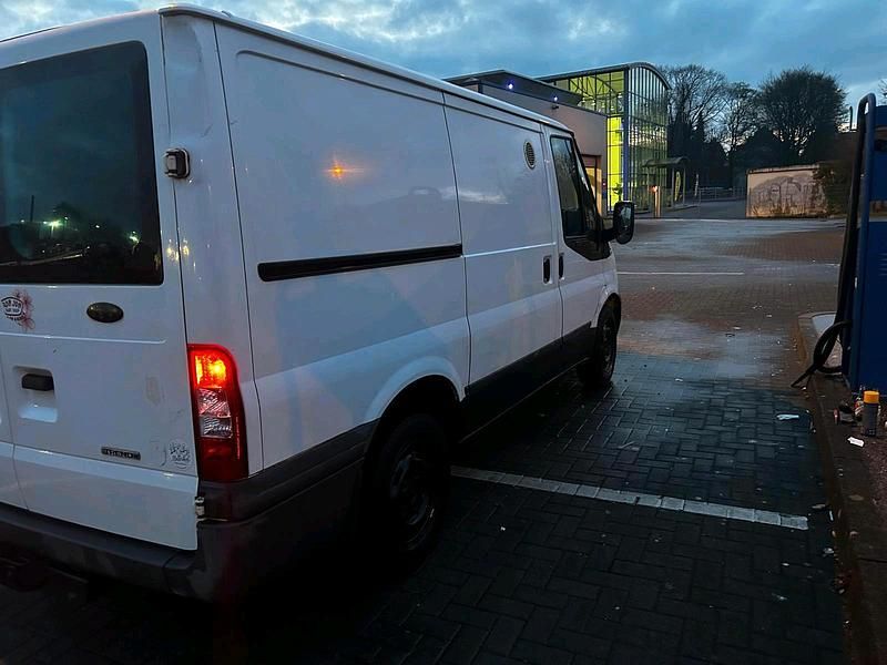 Gebraucht Ford Transit 116 PS (85 kW) 2011 Weiß Van / Kleinbus