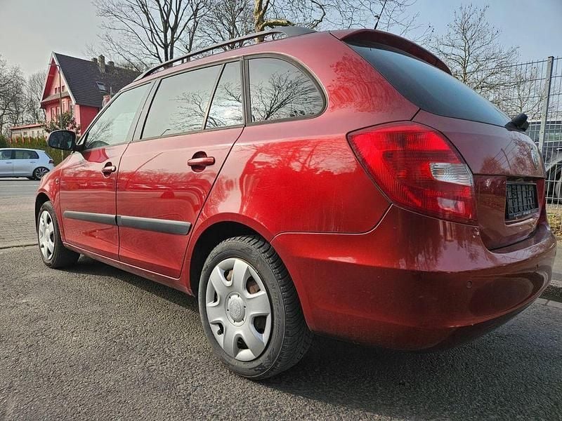 Gebraucht Skoda Fabia Ambiente 69 PS (50 kW) 2008 Rot Kombi