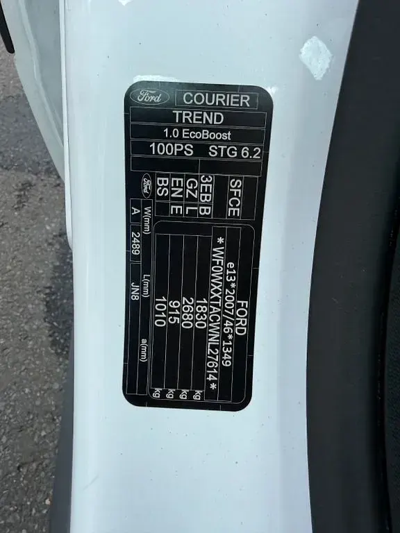 Gebraucht Ford Courier 101 PS (74 kW) 2021 Weiß Van / Kleinbus