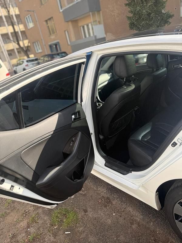 Gebraucht Kia Optima 138 PS (101 kW) 2012 Weiß Limousine