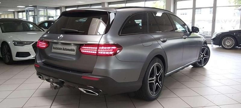 Gebraucht Mercedes E400 330 PS (242 kW) 2022 Grau Kombi