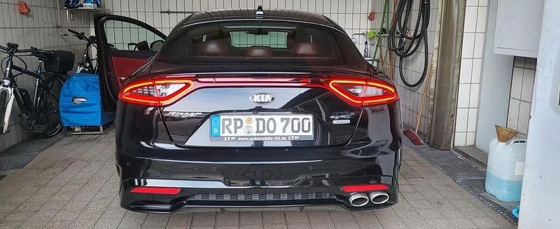 Gebraucht Kia Stinger GT 200 PS (147 kW) 2017 Schwarz Kleinwagen