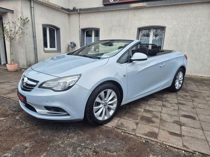 Grau Gebraucht 2013 Opel Cascada Edition Cabrio | 9.995 € (Guter Preis) - Bild 1/4