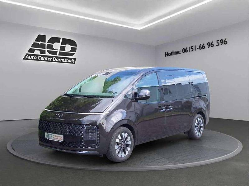 Braun Gebraucht 2023 Hyundai Staria Signature Van | 44.770 € (Guter Preis) - Bild 1/4