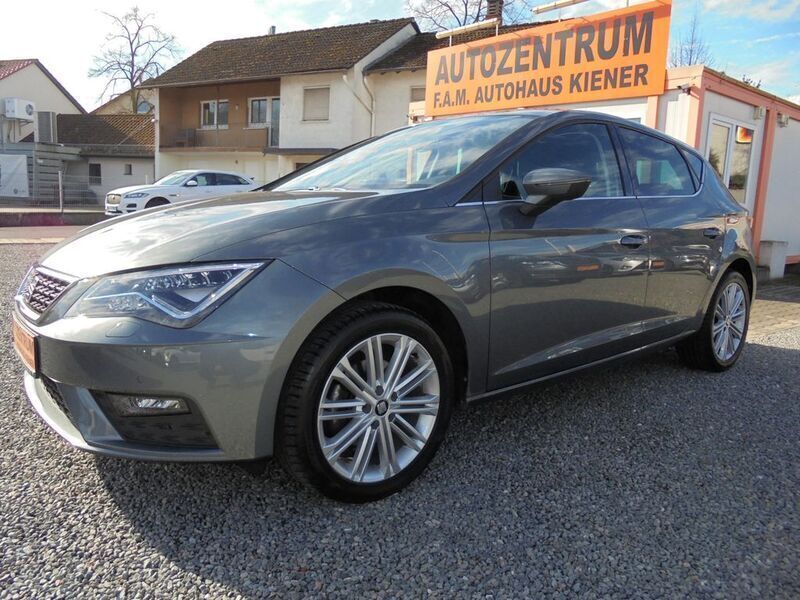 Grau Gebraucht 2018 Seat Leon XCELLENCE Limousine | 14.990 € (Fairer Preis) - Bild 1/4