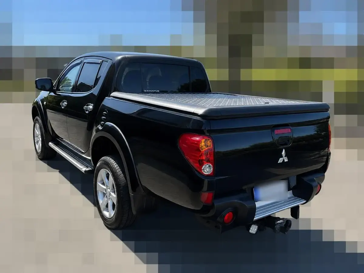Gebraucht Mitsubishi L200 178 PS (130 kW) 2015 Schwarz Pickup
