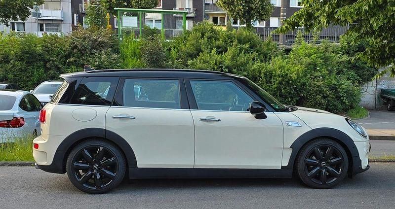Weiß Gebraucht 2016 Mini Cooper S Clubman Kombi | 17.500 € (Fairer Preis) - Bild 1/4