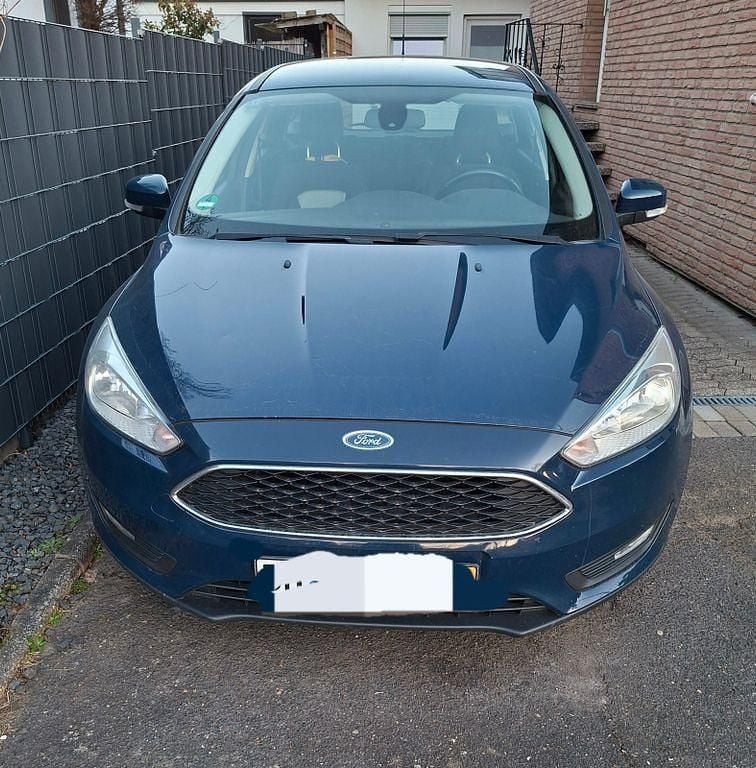 Gebraucht Ford Focus Trend 125 PS (91 kW) 2016 Blau Limousine