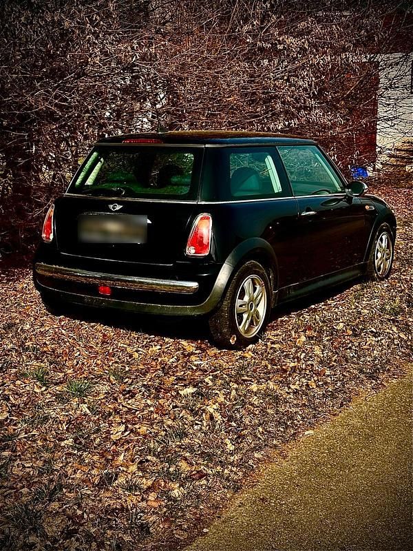 Second-hand Mini ONE 75 CP (55 kW) 2004 Negru Hatchback