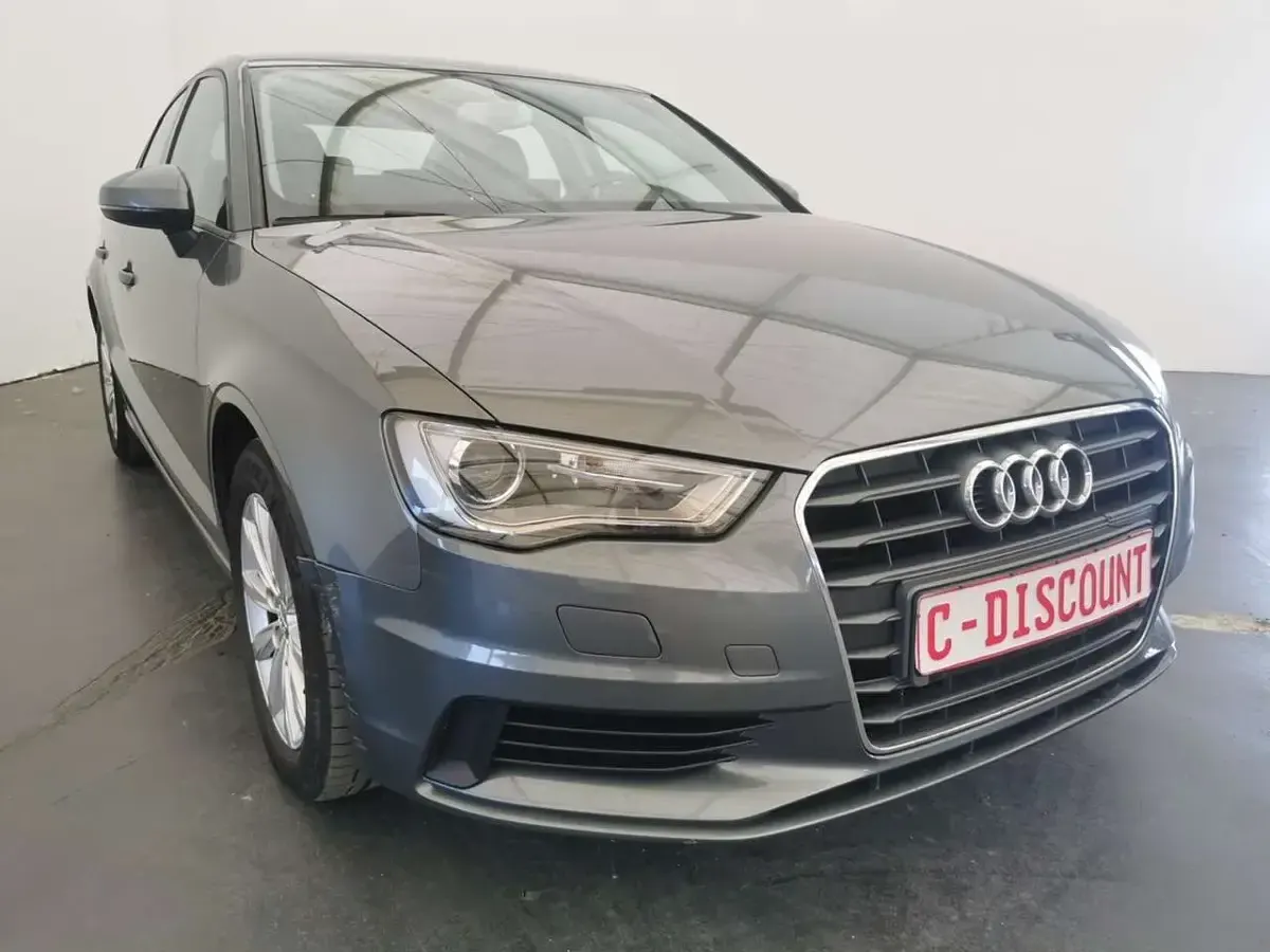 Gebraucht Audi A3 Attraction 125 PS (91 kW) 2014 Monsungrau metallic Limousine