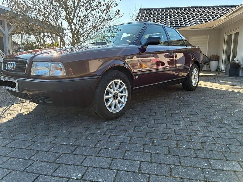 Gebraucht Audi 80 116 PS (85 kW) 1993 Rot Limousine