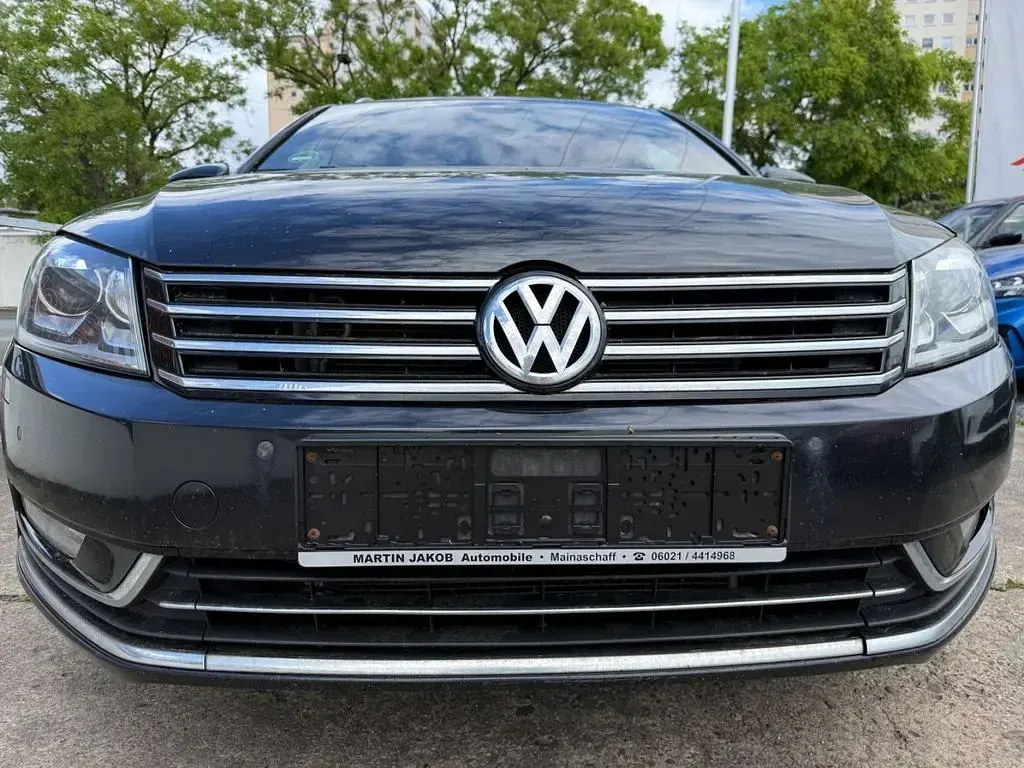 Second-hand VW Passat Highline 170 CP (125 kW) 2013 Negru Break