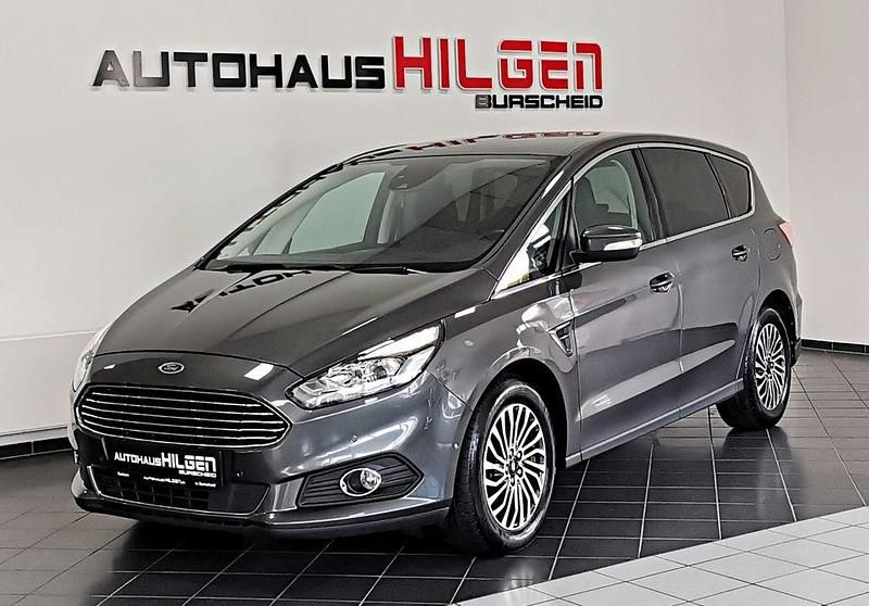 Magneticgrau (metallic) Gebraucht 2019 Ford S-MAX Titanium Van / Kleinbus | 27.750 € (Etwas zu teuer) - Bild 1/4