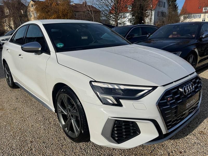 Weiß Gebraucht 2021 Audi S3 Sport Limousine | 29.989 € (Fairer Preis) - Bild 1/4