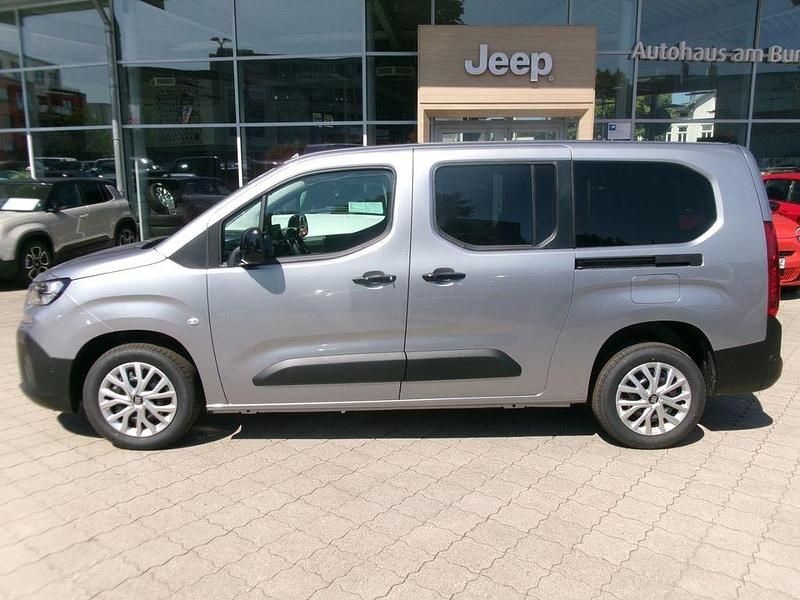 Neu Fiat Doblò 131 PS (96 kW) 2025 Grau Van / Kleinbus