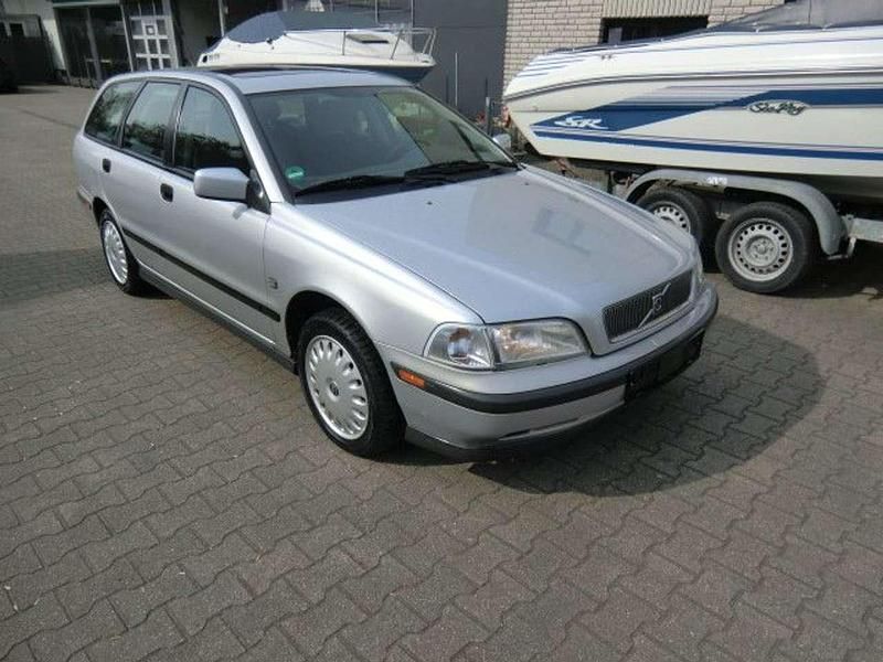 Gebraucht Volvo V40 116 PS (85 kW) 1998 Silber Kombi