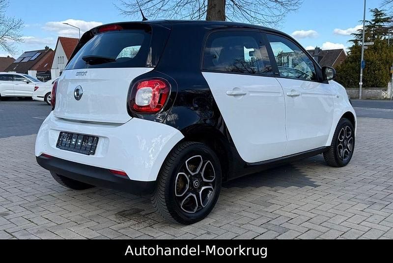 Gebraucht Smart ForFour Passion 90 PS (66 kW) 2018 Weiß Kleinwagen