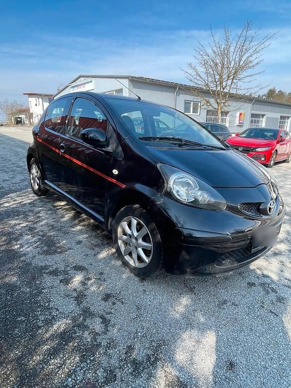 Gebraucht Toyota Aygo 68 PS (50 kW) 2006 Schwarz Kleinwagen