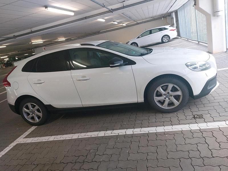 Gebraucht Volvo V40 CC 190 PS (139 kW) 2014 Weiß Kombi