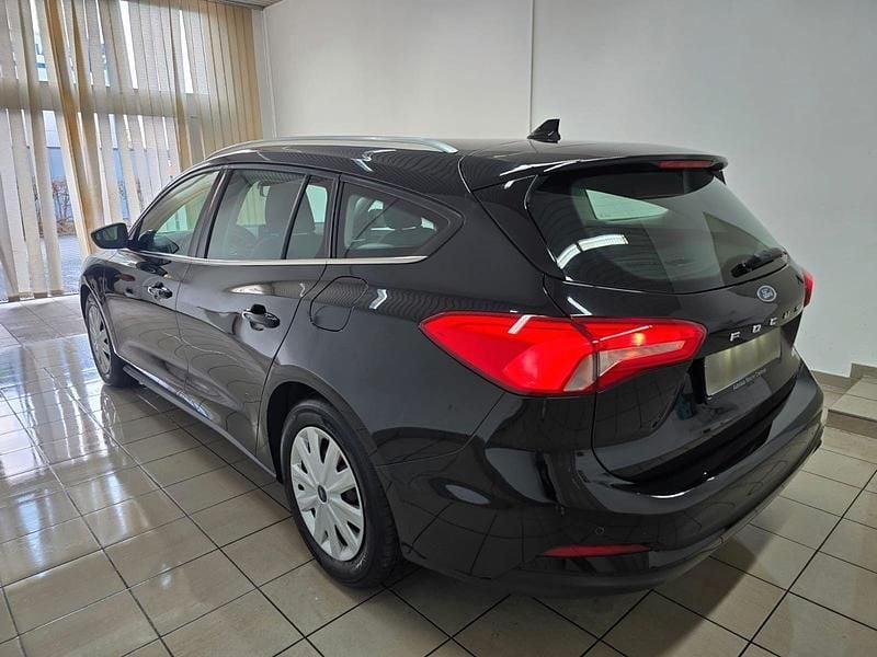Gebraucht Ford Focus Cool & Connect 95 PS (69 kW) 2020 Schwarz Kombi
