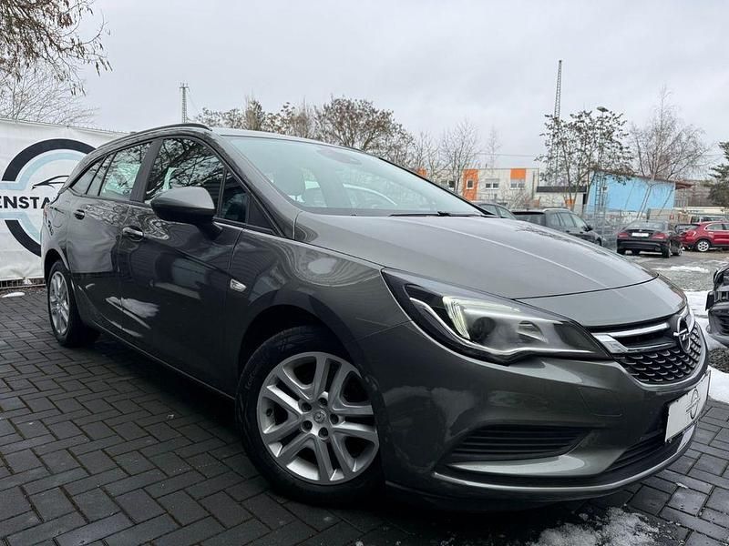 Gebraucht Opel Astra Edition 110 PS (80 kW) 2018 Grau Kombi