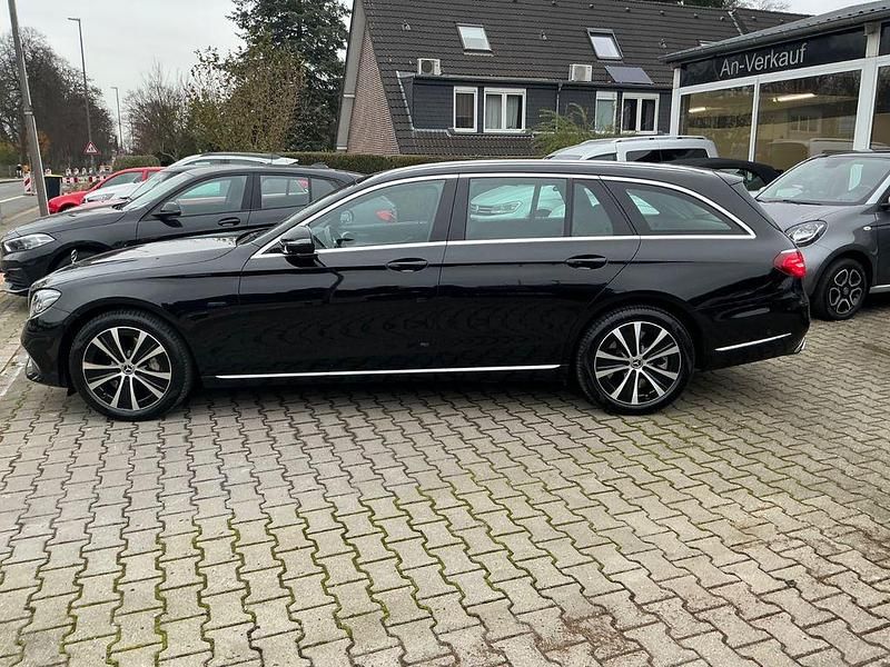 Gebraucht Mercedes E300 194 PS (142 kW) 2020 Schwarz Kombi
