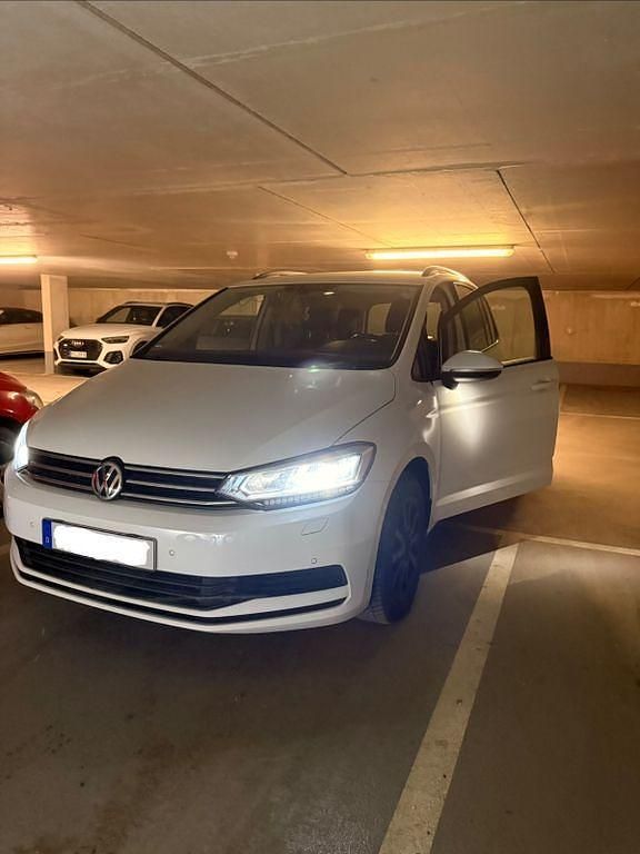 Gebraucht VW Touran Comfortline 150 PS (110 kW) 2016 Weiß Van / Kleinbus